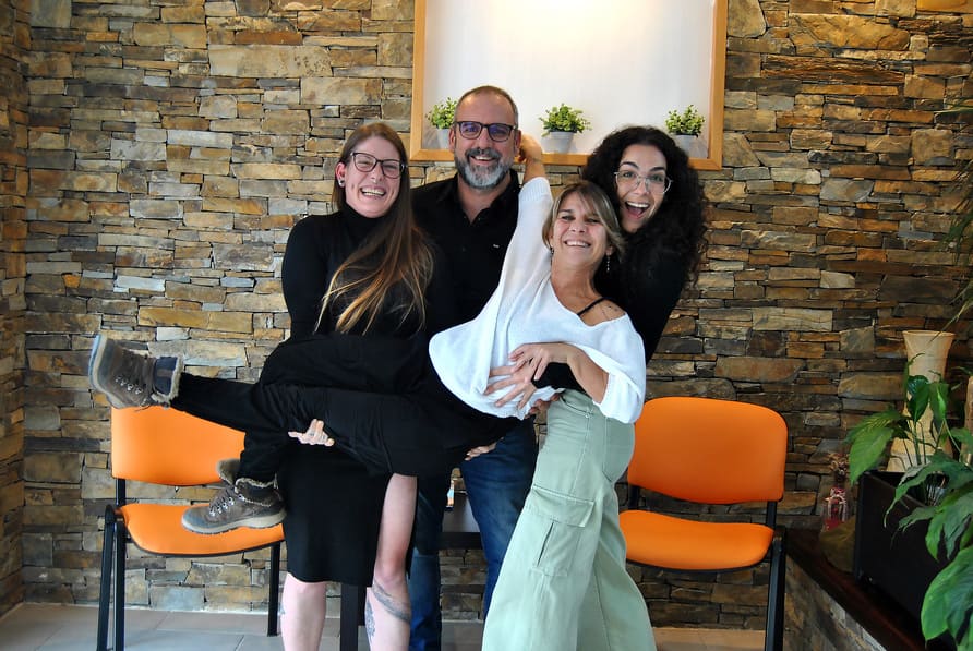 Treballadors de Multigestió fent equip