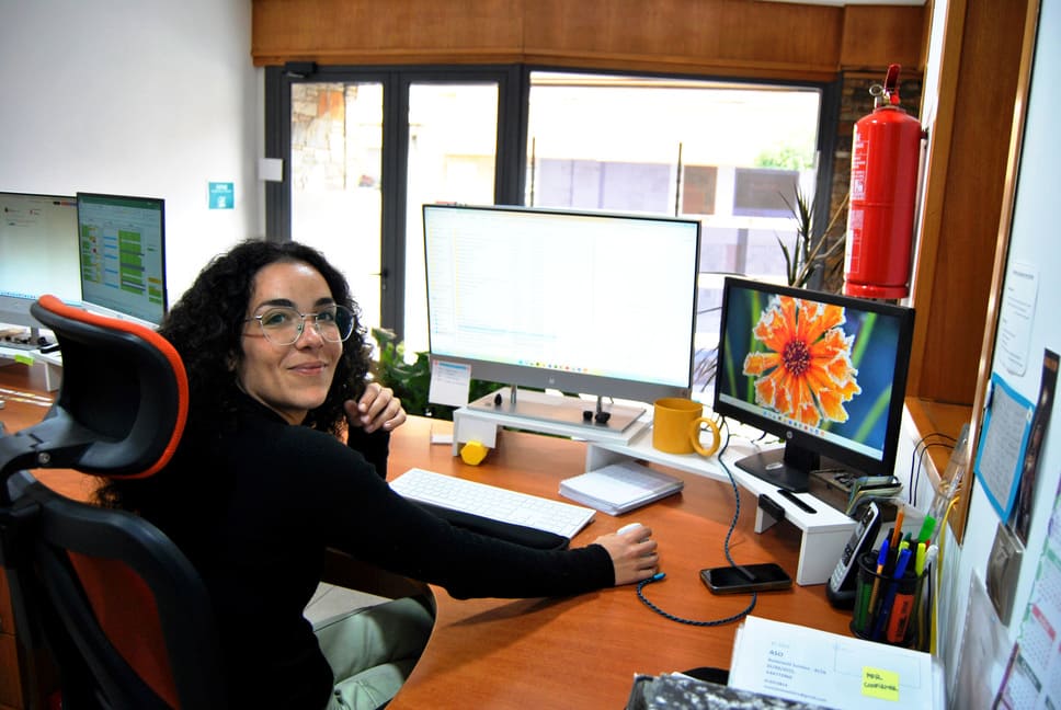 Judith Garcia t'ajuda a contactar amb l'administració pública